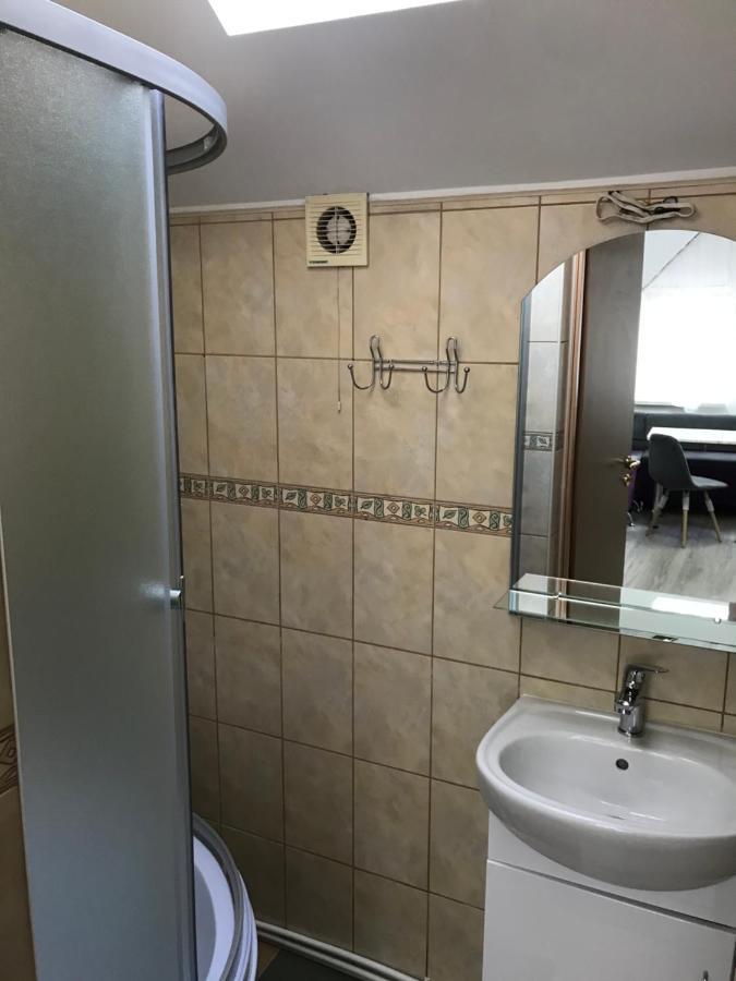 Міни-Хостел Родинного Типу Dubai Uzhhorod Luaran gambar
